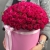 Композиция в шляпной коробке из 101 малиновой розы кения в Москве