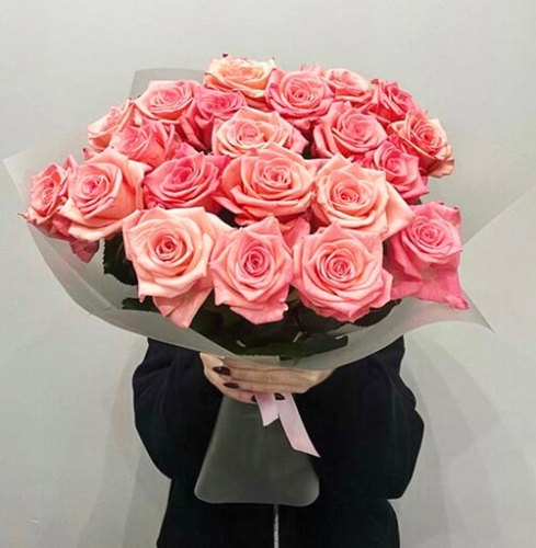 Букет из 21 розовой розы (50 см) в Москве