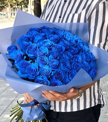 Букет из 51 синей розы Эквадор (60 см) в Москве