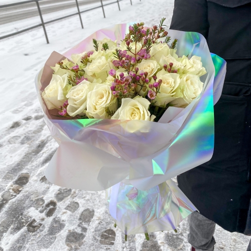 Букет белых Кенийских роз (50 см) в Москве